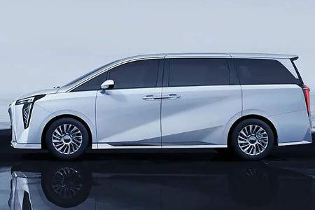 GAC M8 MPV