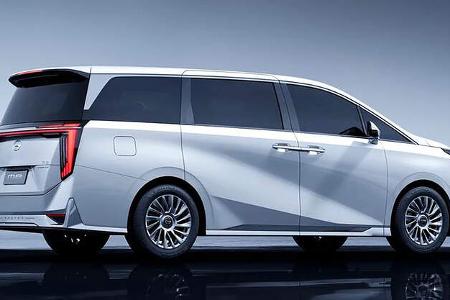 GAC M8 MPV