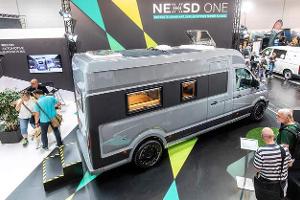 Optiintegrierter Camper aus Alu-Blech