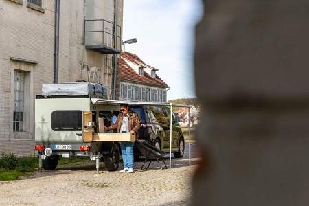 ID Buzz + Kuckoo-Camper Totale rechts hinten