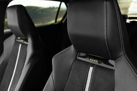 Opel Astra GSe, Sitze