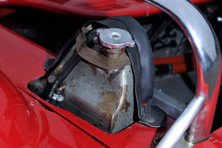 Alfa Romeo T33/3, Tankdeckel