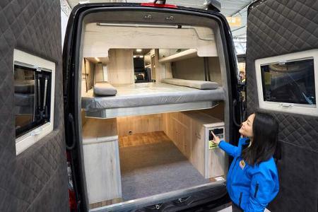 Heckbett, verstellbare Liegefläche, Campingbus, verkleidete Hecktüren, Heckgarage