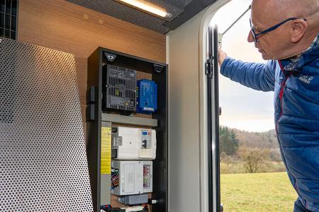 Carthago C-Compactline Elektrozentrale f