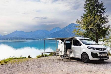 Campingbus am See, Markise, Vanlife, Campingstuhl