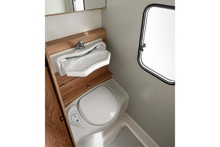 Waschbecken, Toilette, Dusche, Sanitäranlagen