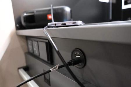 USB-Anschluss, Handy, Handy laden, Smartphone