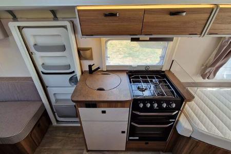 Eriba Touring 642 Küche