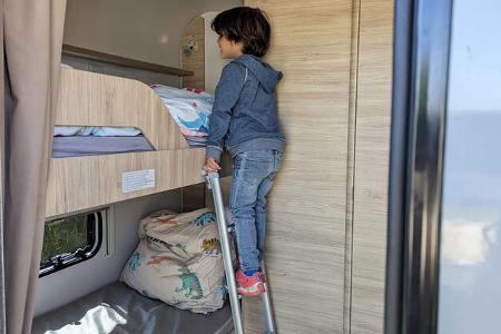 Caravelair Sport Line 486 Stockbett