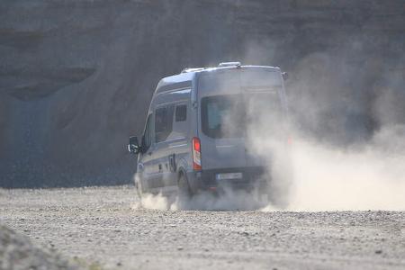 Sunlight Cliff 4x4 Ford Transit loser Untergrund