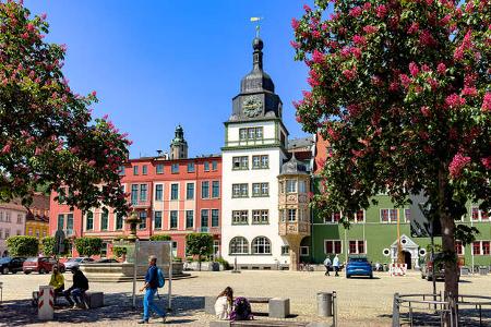 Ehemalige fürstliche Residenz am Ausgangspunkt zum Schwarzatal und an der Saale.