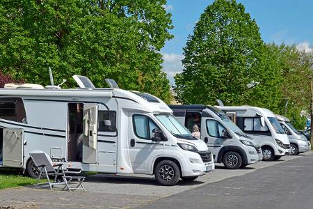 Stellplatz, Caravans, BŠume, Himmel