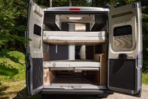 4 Campingbusse mit Bad für vier Personen