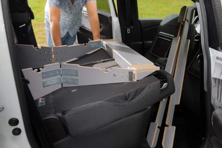 Dacia Jogger mit Campingbox Bettrahmen