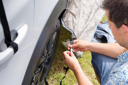 Dacia Jogger mit Campingbox befestigung des Heckzelts