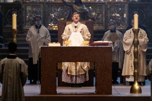 Besucher stören Christmette von Freiburgs Erzbischof Burger