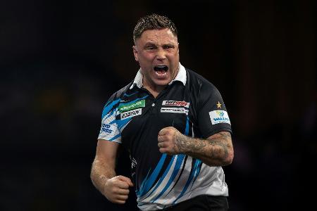 Darts: Price, Humphries und Wright erreichen WM-Achtelfinale Darts: Price, Humphries und Wright erreichen WM-Achtelfinale