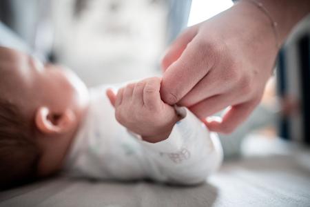 Laut der Einschätzung des Namensforschers geben Eltern ihren Kindern auch gerne etablierte Namen, die daher unauffällig seien. (Archivbild)
