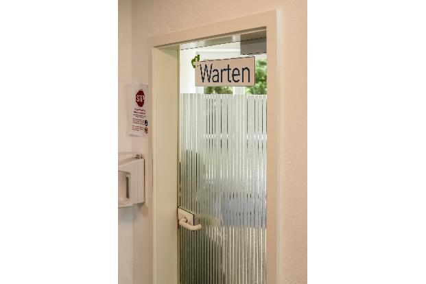Warten heißt es erst mal in vielen Praxen.