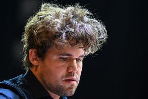 Carlsen spielt in Jeans - und trifft auf Niemann