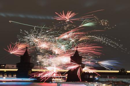 Ein buntes Feuerwerk gab es in Berlin.
