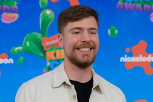 YouTuber MrBeast hat sich mit Partnerin Thea Booysen verlobt
