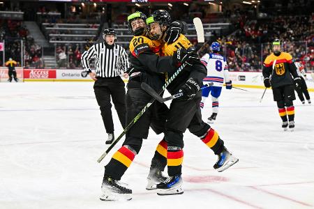 Eishockey: Deutschland gewinnt Relegation gegen Kasachstan Eishockey: Deutschland gewinnt Relegation gegen Kasachstan