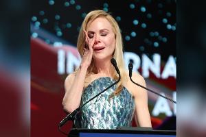 Unter Tränen: Nicole Kidman widmet Preis ihrer verstorbenen Mutter