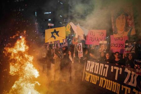 Tausende Menschen demonstrierten in Israel für einen Geisel-Deal und ein Ende des Gaza-Kriegs.