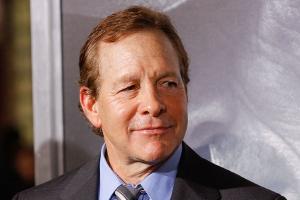 Feuer-Inferno in L.A.: Schauspielstar Steve Guttenberg eilt zu Hilfe
