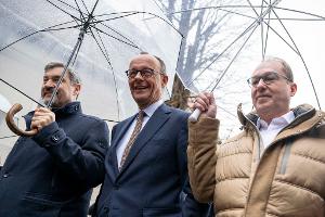 Ein Herz und eine Seele - Union zelebriert Wahlkampfauftakt