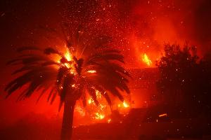 Inferno in Los Angeles – Schwere Brände an der US-Westküste