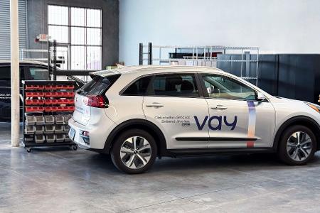 Das Berliner Start-up Vay Technology rüstet in Las Vegas Elektroautos von Kia für den Fernsteuer-Betrieb auf.