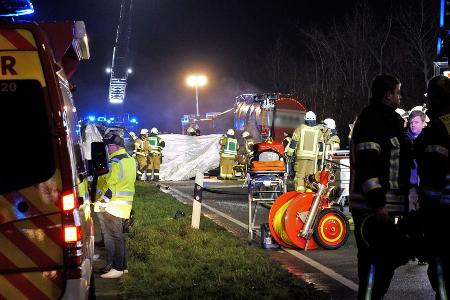 Ein Großaufgebot von Feuerwehr und Rettungskräften war im Einsatz. 