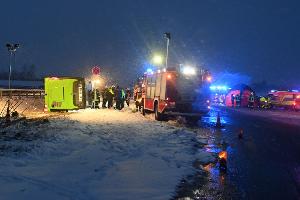 Flixbus zeigt sich betroffen nach schwerem Busunfall auf A11