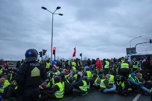 Proteste gegen AfD: Abgeordneter bei Polizeieinsatz verletzt