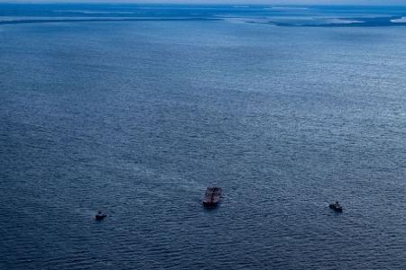 Nun muss entschieden werden, wann und wo der Tanker repariert wird. 