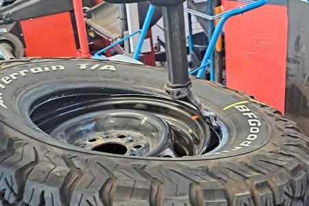 Wohnmobil Reifen Reperatur f