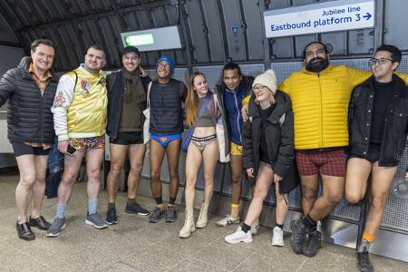 ...für einen bunten Karneval der Unterhosen in die Tiefe.