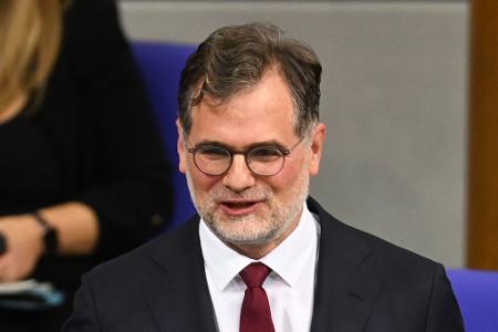 Dem bisherigen Kanzleramtschef Wolfgang Schmidt werden keine und Finanzminister Jörg Kukies kaum noch Chancen auf einen Verbleib im Kabinett eingeräumt.