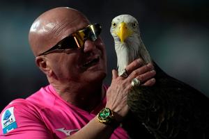 Nach Penisbildern: Lazio entlässt seinen Falkner Bernabé