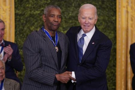 …von Denzel Washington. Der wurde nicht nur dafür ausgezeichnet, dass er seit Jahrzehnten ein Standpfeiler Hollywoods ist, sondern auch für seine Arbeit für die Boys & Girls Clubs of America. Diese un ...