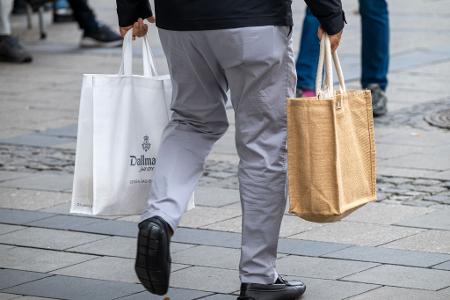Grund für den Anstieg der Kaufkraft in Deutschland sind unter anderem gestiegene Löhne und eine Erhöhung von Transferzahlungen wie Kinder- und Wohngeld. Grund für den Anstieg der Kaufkraft in Deutschland sind unter anderem gestiegene Löhne und eine Erhöhung von Transferzahlungen wie Kinder- und Wohngeld.