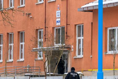 Das Gebäude des Gymnasiums, in dem der Amoklauf stattfand. Mit einem Messer hat ein 18 Jahre alter Schüler in einem Gymnasium in der Slowakei mindestens zwei Menschen getötet und mehrere verletzt.
