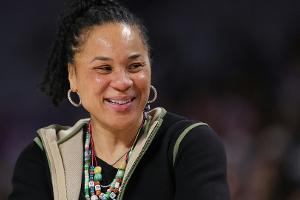Basketball: Staley bestbezahlte Trainerin der Geschichte