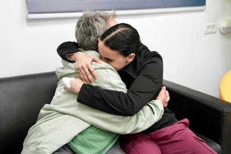 Treffen befreiter israelischer Geiseln mit Familien. 