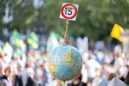 Das Pariser Klimaabkommen will die Erderwärmung auf möglichst 1,5 Grad begrenzen. Das Pariser Klimaabkommen will die Erderwärmung auf möglichst 1,5 Grad begrenzen.