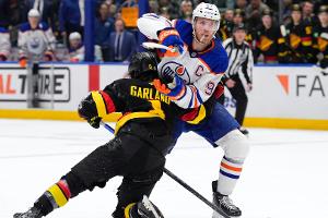 Nach Crosscheck: Sperre für NHL-Superstar McDavid