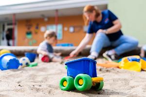 Immer mehr Kinder sind mehr als 35 Wochenstunden in der Kita