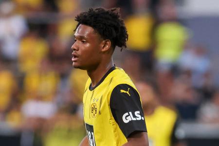 Julien Duranville (bis 64.) - Note: 4,5 - Hatte früh eine gute Einzelaktionen, danach wurde er offensiv komplett abgemeldet. Bekam in über einer Stunde nur drei Pässe zum Mitspieler. Rettete hinten einmal in höchster Not am eigenen Fünfmeterraum (17.), dennoch in Summe kein überzeugender Auftritt.